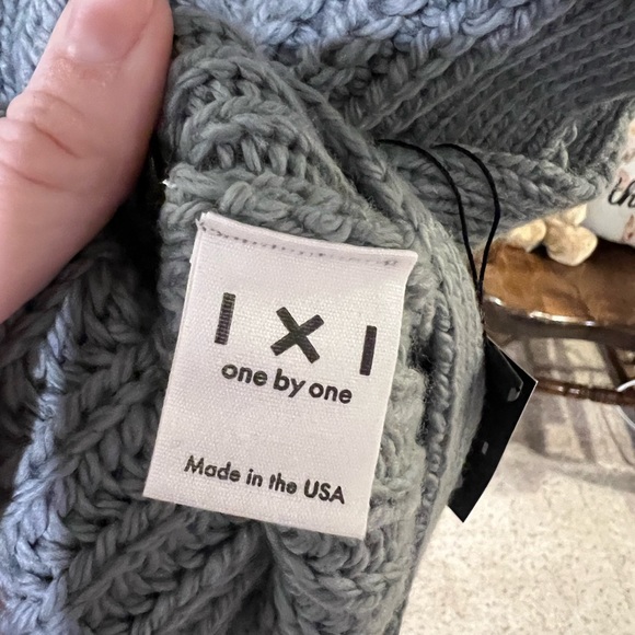 NWT One by One IXI 100% wool pullover sweater - Picture 5 of 8